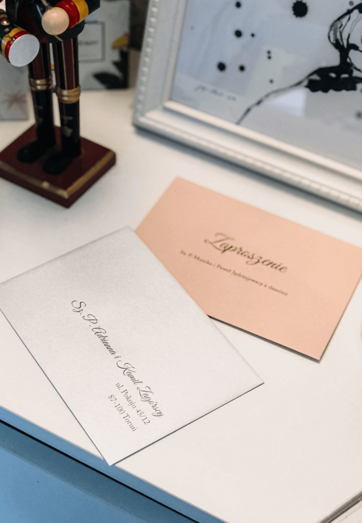 Cyfrowa personalizacja kopert nadruk na kopercie zaproszenia ślubne Design Your Wedding